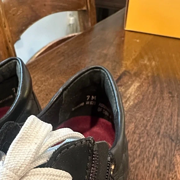 NeW Munro Black Quilted Sneakers with White Soles - Picture 3 of 6